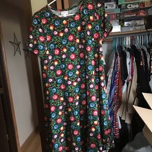 NWT floral Carly small